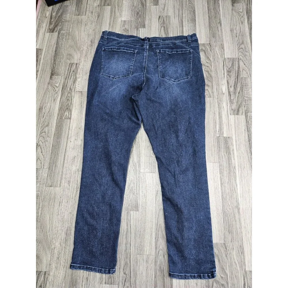 DG2 Diane Gilman Jeans Women 20WT Blue Stretch Denim Classic Fit Dark Wash Pants
